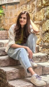 modern beautiful girl wallpaper aesthetic