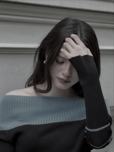 Hidden Face Girl DP