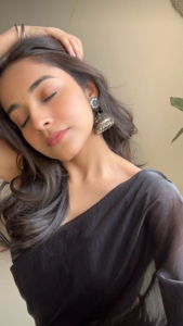 Black Outfit Girl DP