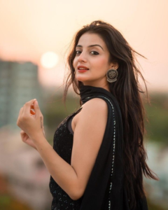 Black Dress Girl Wallpaper