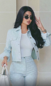 Instagram Classy Girls DP