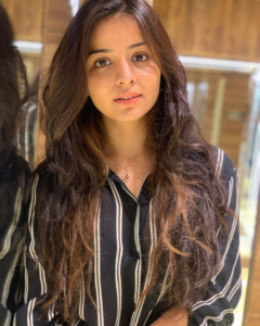 WhatsApp Gorgeous Girl DP
