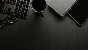 Stylish black desktop wallpaper